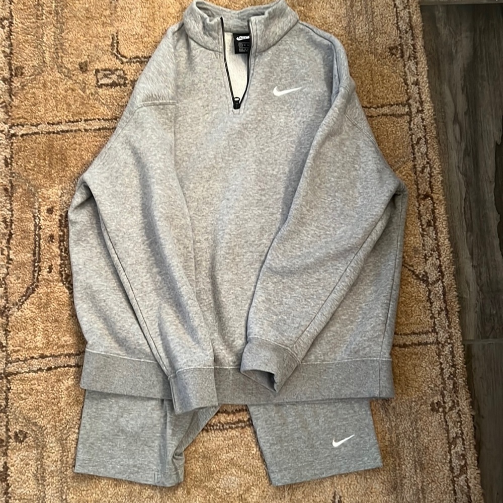 Nike outfit biker shorts + sweatshirt